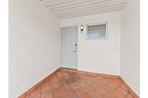 2226 Nova Village Dr, Davie, FL 33317 - MLS#F10539878