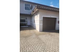 484 NW 43rd St, Oakland Park, FL 33309 - MLS#F10539892