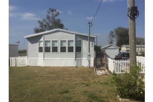 1824 Riverside DR, Moore Haven, FL 33471 - MLS#F10539905