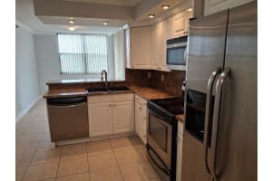 105 Lake Emerald Drive, Oakland Park, FL 33309 - MLS#F10539933