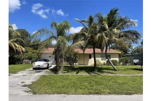 671 NW 38th St, Deerfield Beach, FL 33064 - MLS#F10539969