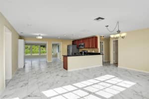 249 NW 4th Diagonal, Boca Raton, FL 33432 - MLS#F10539989