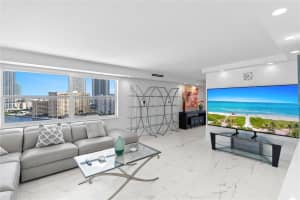 121 Golden Isles Dr, Hallandale Beach, FL 33009 - MLS#F10540003