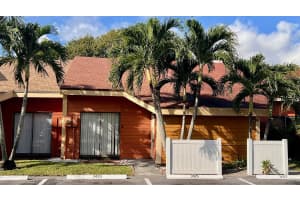 2425 NW 55th Ter, Lauderhill, FL 33313 - MLS#F10540074