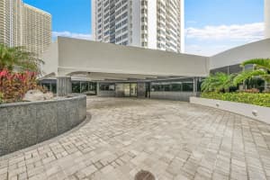 1880 Ocean Drive, Hallandale Beach, FL 33009 - MLS#F10540118