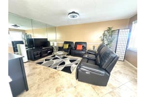 13 Lyndhurst A 13, Deerfield Beach, FL 33442, Deerfield Beach, FL 33442 - MLS#F10540136