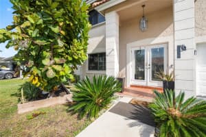 520 Sumter Ave, Davie, FL 33325 - MLS#F10540162