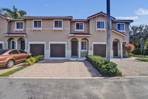 21403 NW 13th Ct 303, Miami, FL 33169 - MLS#F10540166