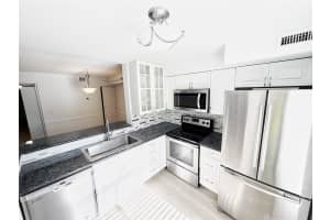 709 Gardens Dr 102, Pompano Beach, FL 33069 - MLS#F10540218