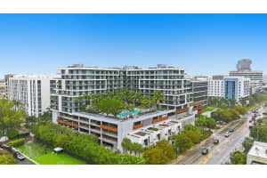 2960 207th Street, Miami, FL 33180 - MLS#F10540227