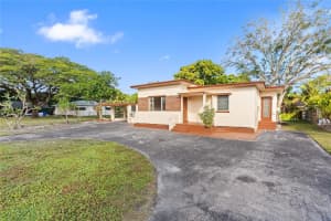 5705 Harding St, Hollywood, FL 33021 - MLS#F10540235