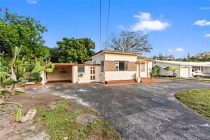 5705 Harding St, Hollywood, FL 33021 - MLS#F10540235