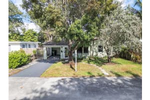 235 NE 21st St, Wilton Manors, FL 33305 - MLS#F10540238