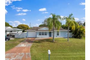 121 Doreen Street, Port Saint Lucie, FL 34983 - MLS#F10540244