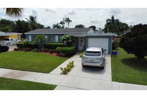 321 Mid Pines Road, Palm Springs, FL 33461 - MLS#F10540258