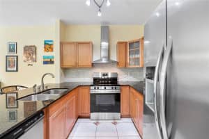 659 NW 88th Dr, Coral Springs, FL 33071 - MLS#F10540266