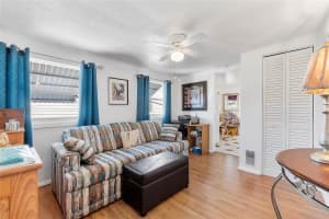 8631 SW 20th St, Davie, FL 33324 - MLS#F10540325