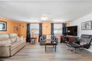 8631 SW 20th St, Davie, FL 33324 - MLS#F10540325