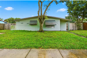 5711 SW 37th Ct, Davie, FL 33314 - MLS#F10540371