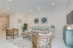 696 NE 43rd St 696, Oakland Park, FL 33334 - MLS#F10540466