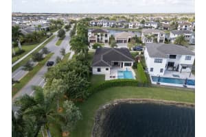 10660 S Lago Vista Cir, Parkland, FL 33076 - MLS#F10540469