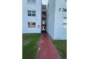 2800 Somerset Dr J107, Lauderdale Lakes, FL 33311 - MLS#F10540506