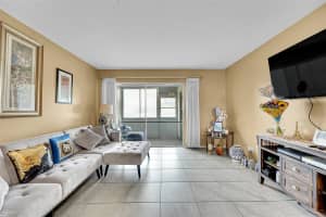 2769 Ashley Dr West Unit F, West Palm Beach, FL 33415 Sold 01/12/26