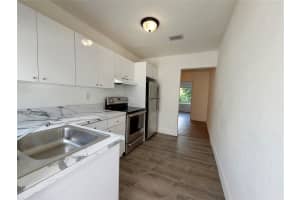 614 NE 3rd St 3, Hallandale Beach, FL 33009 - MLS#F10540516