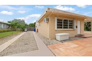 724 NE 2nd St, Pompano Beach, FL 33060 - MLS#F10540555