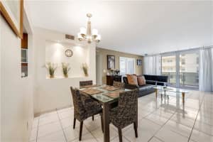 3140 Ocean Drive, Hallandale Beach, FL 33009 - MLS#F10540562