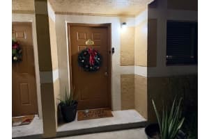 223 E Palm Cir E 223, Pembroke Pines, FL 33025 - MLS#F10540583