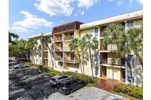 MLS# F10540621, North Miami, Florida 33161