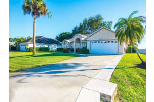 4425 12th Manor, Vero Beach, FL 32968 - MLS#F10540642