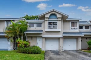 2105 W Discovery Cir W 2105, Deerfield Beach, FL 33442 - MLS#F10540730
