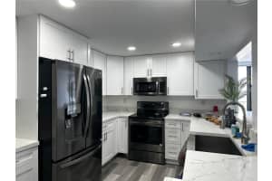 800 Parkview Drive, Hallandale Beach, FL 33009 - MLS#F10540745