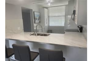 1721 Whitehall Dr 404, Davie, FL 33324 - MLS#F10540834