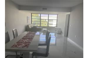 1721 Whitehall Dr 404, Davie, FL 33324 - MLS#F10540834