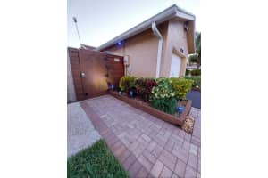 5770 NW 191st Ter, Hialeah, FL 33015 - MLS#F10540852