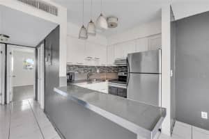 4050 12th Terrace, Oakland Park, FL 33334 - MLS#F10540858