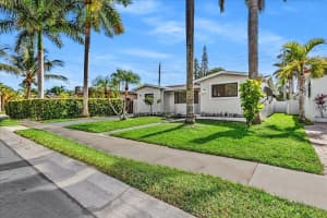 1004 Johnson St, Hollywood, FL 33019 - MLS#F10540917