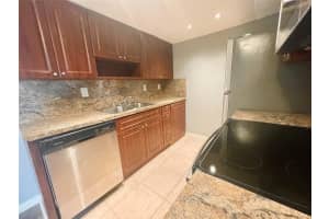 4024 Cambridge B 4024, Deerfield Beach, FL 33442, Deerfield Beach, FL 33442 - MLS#F10540920