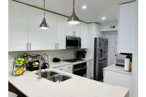 8000 NW 74th Ter, Tamarac, FL 33321 - MLS#F10540924