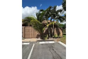 8011 SW 22nd Ct 8011, Davie, FL 33324 - MLS#F10540942