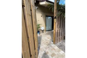 8011 SW 22nd Ct 8011, Davie, FL 33324 - MLS#F10540942