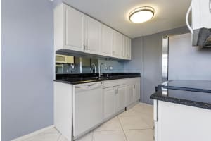 4036 Cornwall B 4036, Boca Raton, FL 33434 - MLS#F10540944