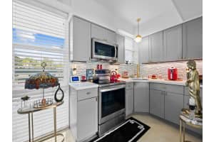 1900 Ocean Drive, Fort Lauderdale, FL 33316 - MLS#F10540959