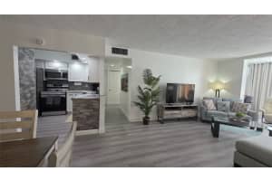 2831 Somerset Drive, Lauderdale Lakes, FL 33311 - MLS#F10541007