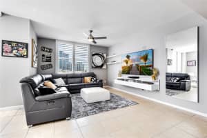 511 SE 5th Ave 1414, Fort Lauderdale, FL 33301 - MLS#F10541037