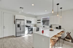 233 NE 11th St 233, Fort Lauderdale, FL 33304 - MLS#F10541045