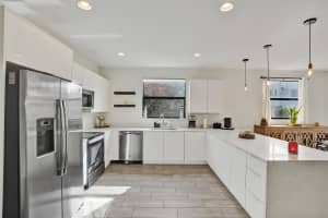 233 NE 11th St 233, Fort Lauderdale, FL 33304 - MLS#F10541045